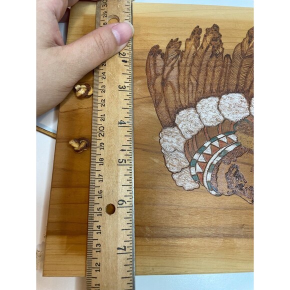 VINTAGE HAND PAINTED Indian Chief Carving on wood WALL PLAQUE 1982 - Picture 7 of 7
